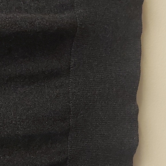 BANANA REPUBLIC LUXURY BLEND Navy  V Neck Long Sleeve Silk/Cashmere Sweater - Picture 5 of 9